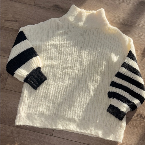 Urban Outfitters Gemini Turtleneck Tunic Sweater XS Oversized Chunky Knit - Picture 4 of 7